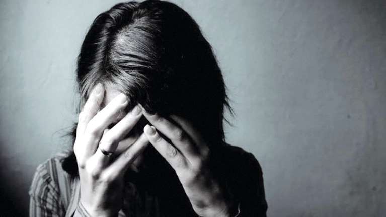 Σοκ στη Καλλιθέα: Επίθεση με οξύ δέχθηκε 34χρονη γυναίκα- Δράστης η ερωτική της αντίζηλος