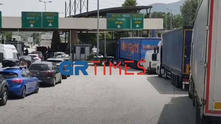 Φοβερή ταλαιπωρία στον Προμαχώνα: Καταγγελίες μέχρι και για λιποθυμίες οδηγών φορτηγών [Βίντεο]