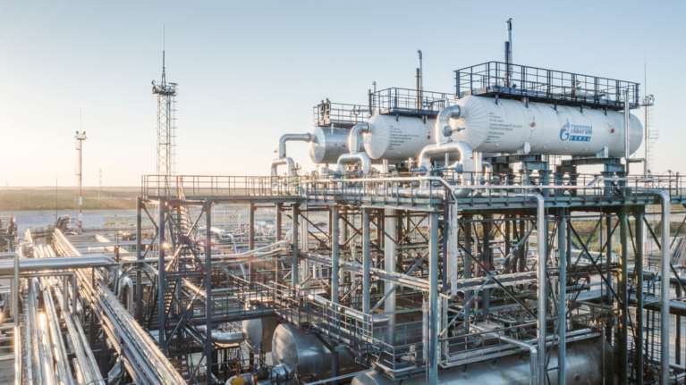 Bloomberg: Οι χώρες της ΕΕ σχεδιάζουν να καθυστερήσουν το πλαφόν στο ρωσικό πετρέλαιο, εν μέσω διαφωνιών