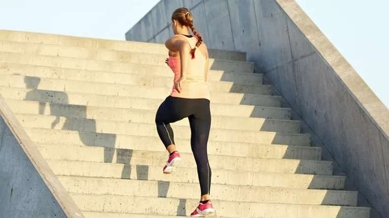 Πήγαινε από τις σκάλες: 5 αλλάγες που θα δεις στην υγεία σου