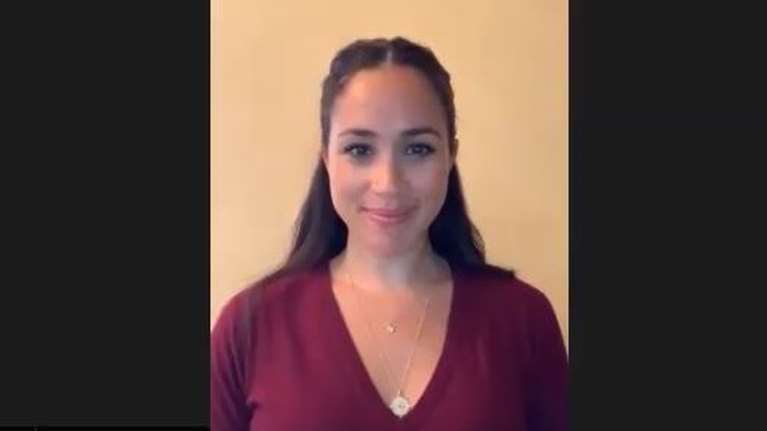 Mια άλλη: Η επανεμφάνιση έκπληξη της Μέγκαν Μαρκλ με μαλλιά σαν της μαμάς της [Βίντεο]