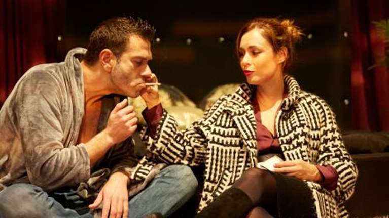 &quot;Θέλω να σου κρατάω το χέρι&quot; και &quot;Τζούλια&quot;: Το θέατρο Άλφα Ληναίος - Φωτίου καλωσορίζει τη νέα σεζόν