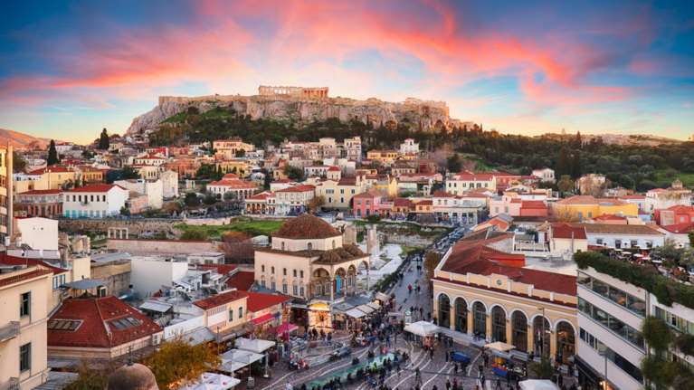 Γνωρίζοντας την Αθήνα: Από τo Ξενοδοχείο Μεγάλη Βρεταννία στην Καρδιά της Πόλης - Μοναδικοί περίπατοι