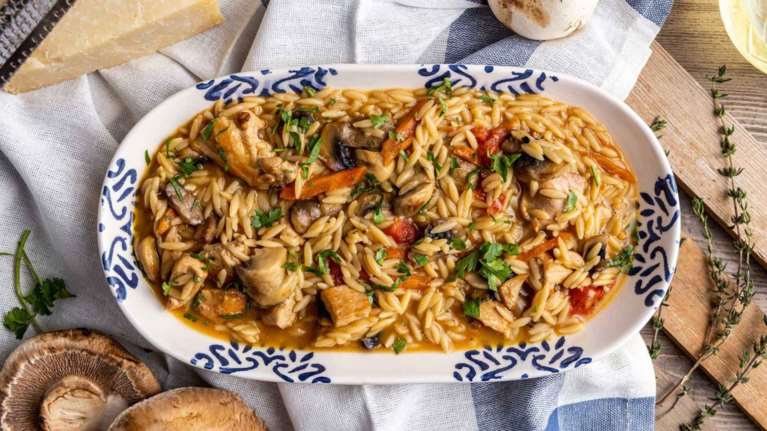 Συνταγή για πανεύκολο κριθαρότο με κοτόπουλο και μανιτάρια