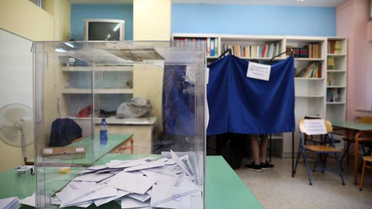 Ζούπης - Opinion Poll: Συντριπτικό πλήγμα δέχεται η ΝΔ - Κερδίζουν τα μικρά κόμματα εντός και εκτός Bουλής