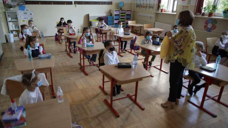 Κορονοϊός - Νέα έρευνα: Οι ασυμπτωματικοί ενήλικοι είναι δέκα φορές περισσότεροι από τα παιδιά