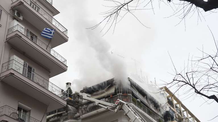 Τραγωδία στη Θεσσαλονίκη: Νεκρό ζευγάρι ηλικιωμένων από φωτιά στο διαμέρισμα