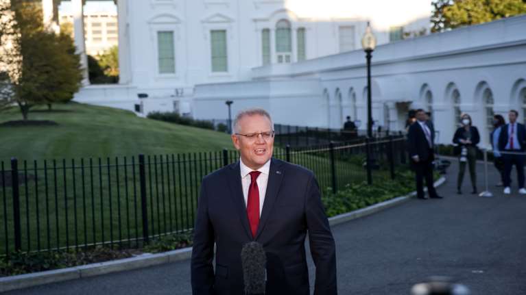 Απίστευτο: Ο Αυστραλός πρωθυπουργός ενημέρωσε τον Μακρόν με sms για την ακύρωση των υποβρυχίων