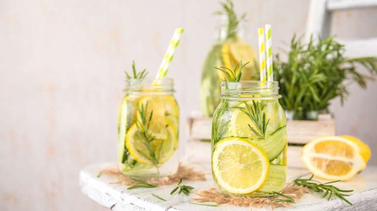 40 βαθμοί Κελσίου έξω: Έτσι θα γλιτώσουμε την αφυδάτωση!