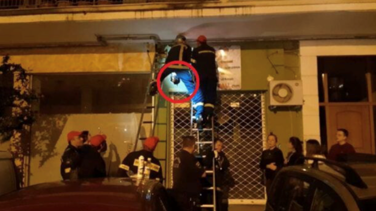 Αδιανόητο: &quot;Εχτισε&quot; ένα γατάκι μέσα στη γυψοσανίδα του μαγαζιού του στη Θεσσαλονίκη [βίντεο]