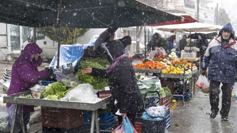 Κλειστές αύριο Δευτέρα και οι λαϊκές αγορές στην Αττική