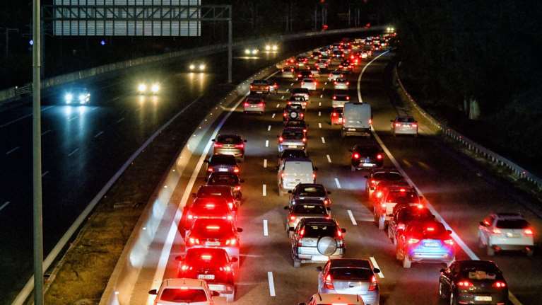 Επέστρεψαν και οι τελευταίοι εκδρομείς του Πάσχα – Ομαλοποιήθηκε η κίνηση στην εθνική Αθηνών – Κορίνθου