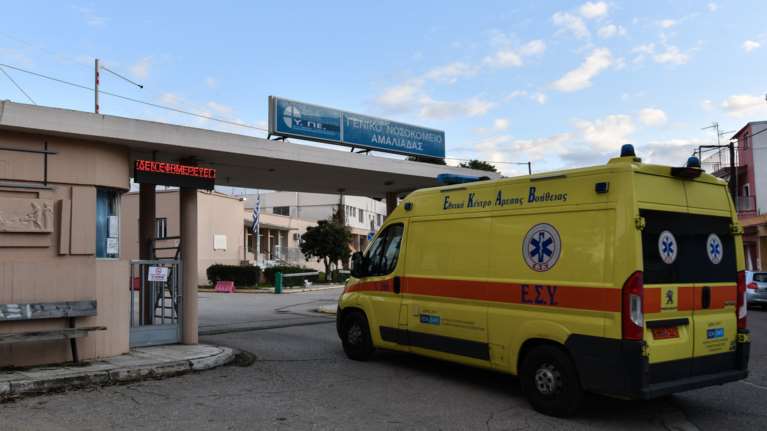 Καταγγελία δημάρχου Πύργου: Ύποπτα κρούσματα αντί να είναι σπίτια τους, κυκλοφορούν έξω