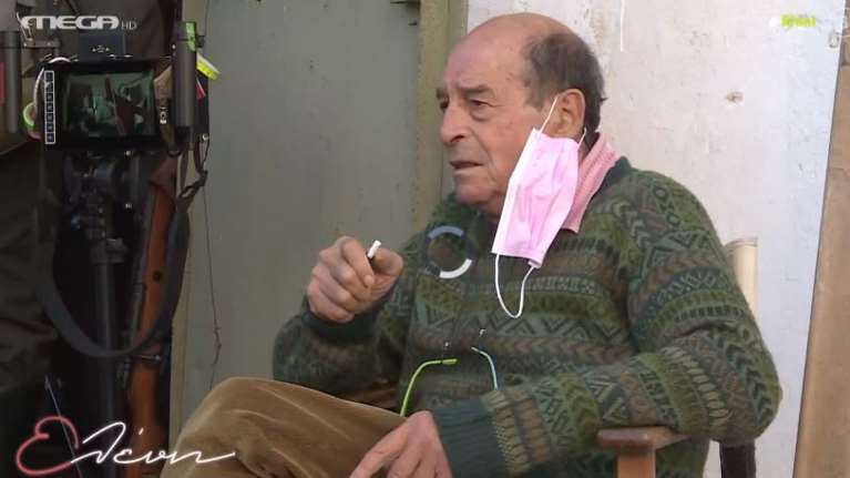 Μανούσος Μανουσάκης: Μου πρότειναν να κάνω σειρά με έρωτα μεταξύ εμβολιασμένου και ανεμβολίαστης