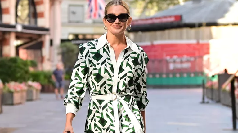 Εάν είσαι καλεσμένη σε γάμο, σε αυτή τη μυστική κατηγορία του Zara θα βρεις το ιδανικό φόρεμα