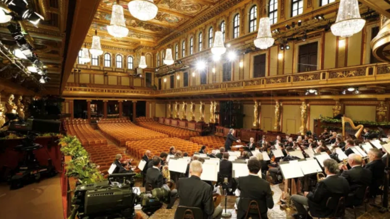 Η συγκλονιστική Πρωτοχρονιάτικη συναυλία της Βιέννης σε άδεια αίθουσα [Βίντεο]