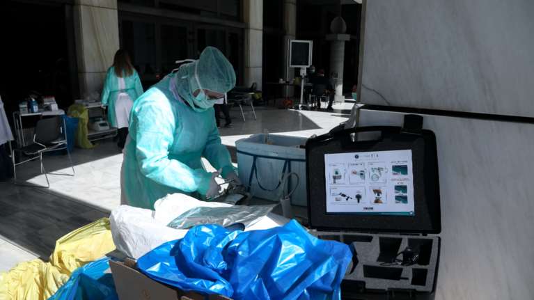 Μεγάλη μείωση στα αποθέματα αίματος: Εκτακτη πενθήμερη εθελοντική αιμοδοσία στο Μετρό Συντάγματος