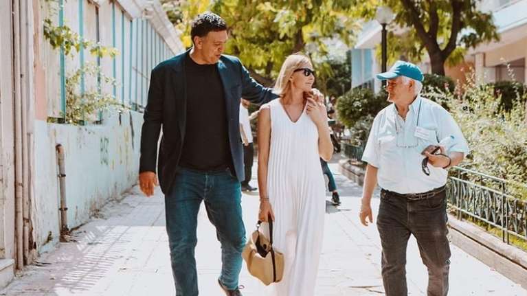 Αγκαλιά με την Τζένη Μπαλατσινού ψήφισε ο Βασίλης Κικίλιας -  Το μήνυμά του για τις εκλογές