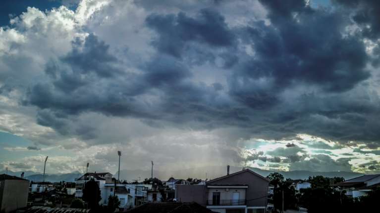 Καιρός: Τα πάνω κάτω από την &quot;ψυχρή λίμνη&quot; - Ερχονται καταιγίδες και χαλάζι