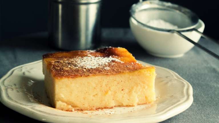 Γαλατόπιτα: Το απόλυτο γλυκό της Τσικνοπέμπτης – Με ή χωρίς φύλλο
