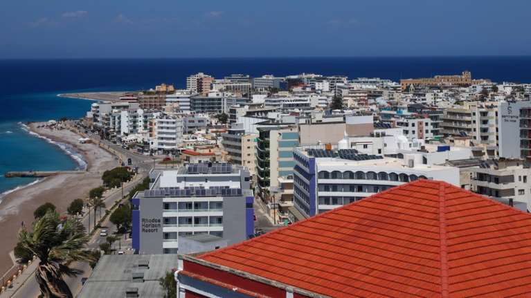 Τραγωδία στη Ρόδο: Τσακώθηκε με τη γυναίκα και την πεθερά του και σκοτώθηκε πέφτοντας από το μπαλκόνι