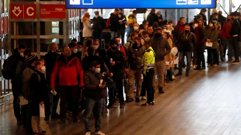 Κορονοϊός: Σε μίνι lockdown και η Τσεχία - Να κλείνουν τα μαγαζιά από τις 5 το απόγευμα, συζητούν οι Ολλανδοί