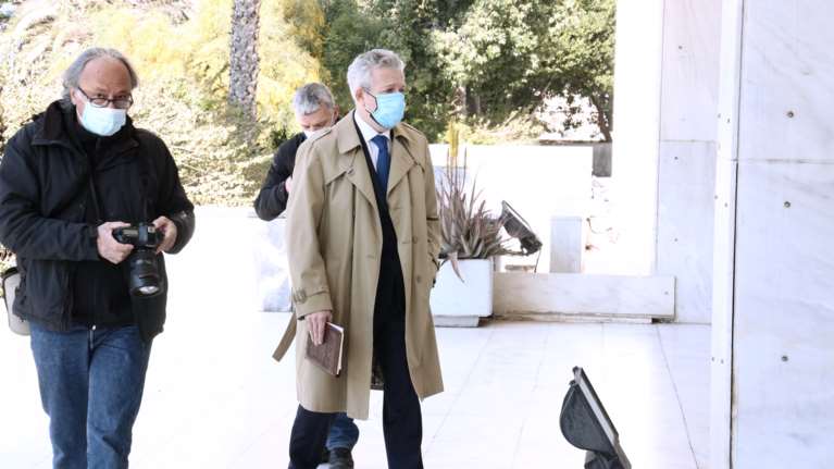 Εκνευρισμένος ο ΣΥΡΙΖΑ επιτίθεται σε Κοντονή: "Αχθοφόρος πολιτικών και επιχειρηματικών συμφερόντων"