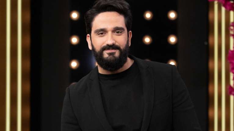 Ο Διονύσης Ατζαράκης απαντά για την πρόταση από το &quot;J2US&quot; &amp; για τον λόγο που δεν τη δέχτηκε