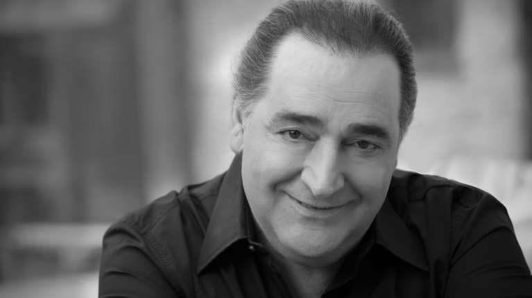 Βασίλης Καρράς - Η επιθυμία του πριν φύγει από τη ζωή: &quot;... με πονάει ακόμα, δεν θέλω να θυμάμαι&quot; - Συγκινεί ο  μάνατζέρ του