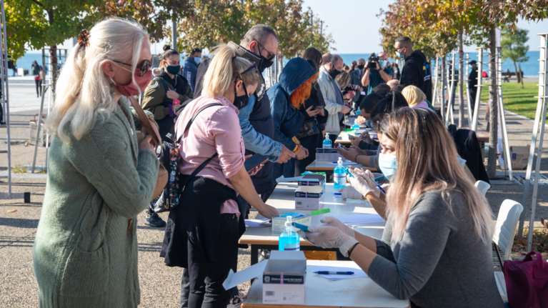 Κορονοϊός: Από "παράδειγμα" στο lockdown η Θεσσαλονίκη - 1.955 τα ενεργά κρούσματα, ήδη σε καραντίνα  4.399 άτομα