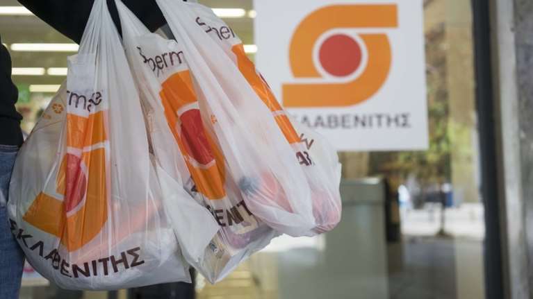 Σκλαβενίτης: Αλλάζει τις χρεώσεις στις online παραγγελίες και βάζει ελάχιστη - Ποια σούπερ μάρκετ ακολουθούν