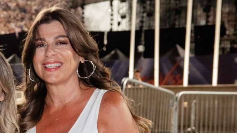 Η Αθανασία Μαρινάκη stylish στη συναυλία της Άννας Βίσση στο Καλλιμάρμαρο