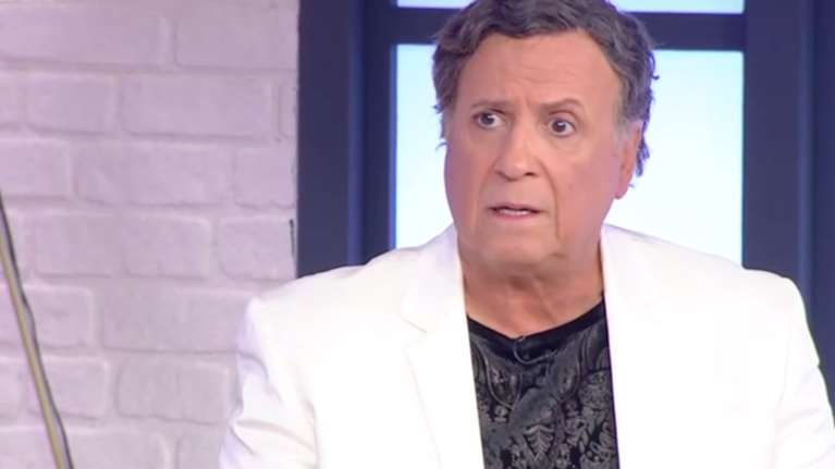 Συγκλονίζει ο Χάρης Ρώμας: "Μου έστελνε κάθε μέρα μηνύματα, φαγητό στο θέατρο κλπ. Αναγκάστηκα να απευθυνθώ στη Δίωξη"