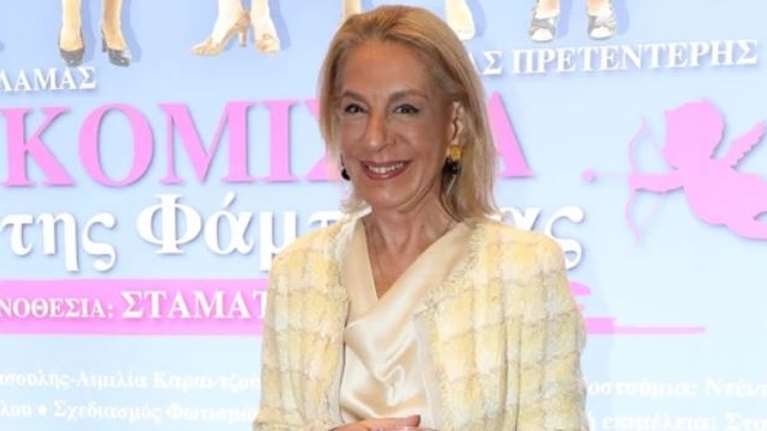 Η Όλγα Τρέμη super chic σε θεατρική πρεμιέρα