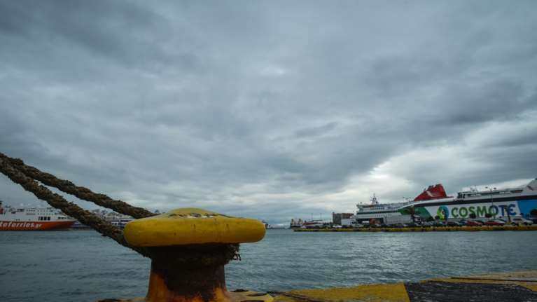 Χαλκιδική: Βλάβη σε πλοίο με 144 επιβάτες στην Αμμουλιανή –  Απαγόρευση απόπλου