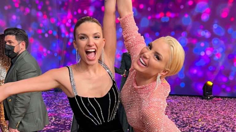 Η Αλεξάνδρα Παναγιώταρου με το βραβείο του J2US στα χέρια - Το μήνυμά της μετά τη νίκη