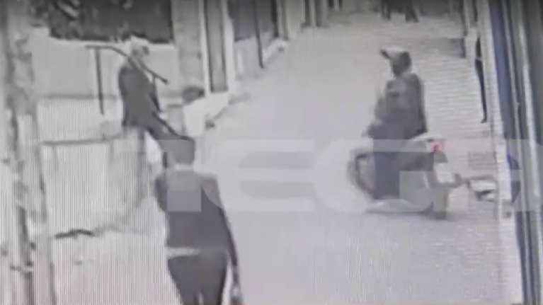 Αρνείται τα πάντα ο ντελιβεράς που κατηγορείται για κλοπή εμβολίων: &quot;Βρήκαν τον φτωχό να τον κάνουν εξιλαστήριο θύμα&quot;