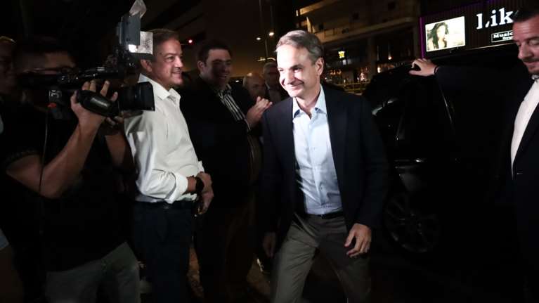 Ικανοποίηση Μητσοτάκη: Οι πολίτες επιβεβαίωσαν ξανά την εμπιστοσύνη τους στη ΝΔ - Η αναφορά στις νίκες Χαρδαλιά - Τζιτζικώστα