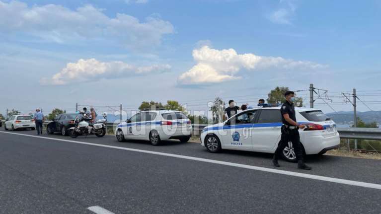 Τσουχτερά πρόστιμα της Τροχαίας στους &quot;εξυπνάκηδες&quot; που κινούνταν στη ΛΕΑ - Ξήλωσαν και πινακίδες