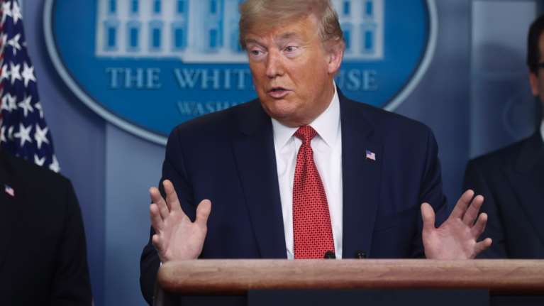 Οι μυστικές υπηρεσίες είχαν ενημερώσει τον Τραμπ ήδη από το Νοέμβριο για την απειλή του κορονοϊού