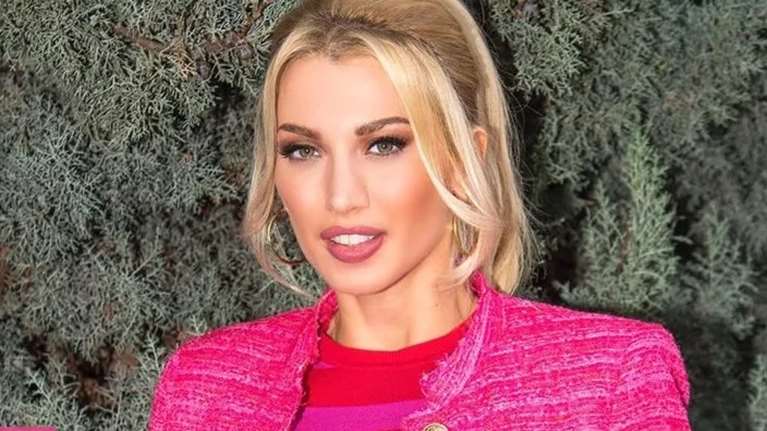 Κωνσταντίνα Σπυροπούλου: Η χαριτωμένη λαμπάδα που πήρε για τον γιο της - Η αφιέρωση της μαμάς και του μπαμπά