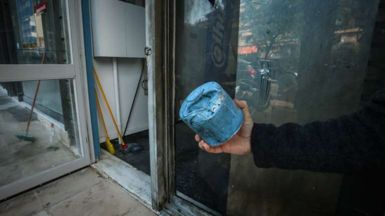 Θεσσαλονίκη: Γκαζάκια σε πολυκατοικία στρατιωτικών - Πέντε προσαγωγές