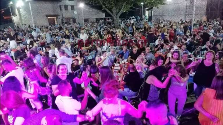 Δερμιτζάκης: &quot;Στοπ&quot; στα πανηγύρια και τον Αύγουστο-Υποχρεωτική μάσκα και στους πολιτικούς