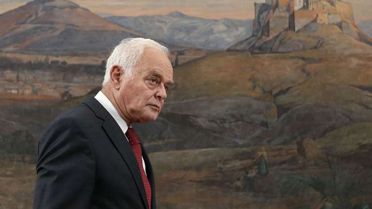 Μανιτάκης: Συνταγματικά ορθό το lockdown στους ανεμβολίαστους - Τι γίνεται με τα παιδιά που δεν πάνε σχολείο