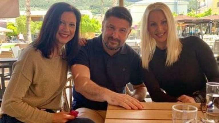 Στιγμές χαλάρωσης για τον Νίκο Χαρδαλιά με τη σύζυγό του στη Μεσσηνία [εικόνες]