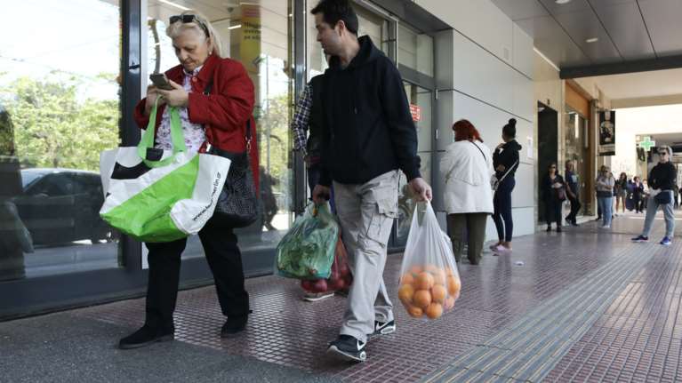 Η ...δίαιτα την περίοδο της καραντίνας: Περισσότερα λαχανικά, λιγότερα έτοιμα γεύματα