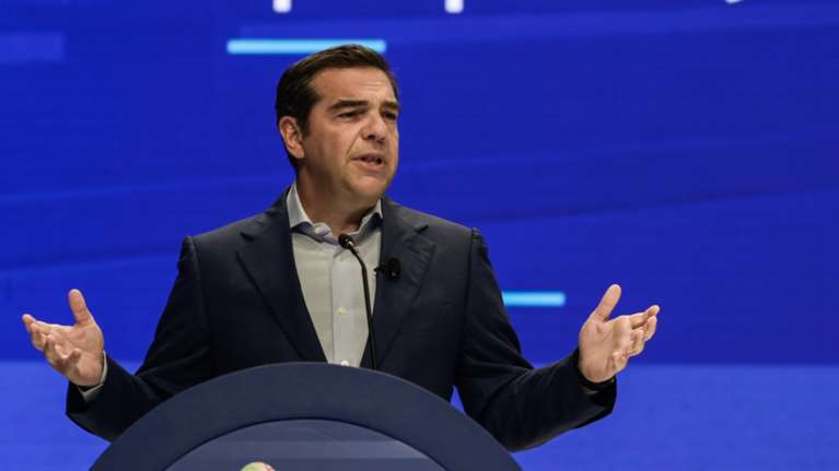Κυβέρνηση σε Τσίπρα: Ο ορίζοντάς του φτάνει μόνο μέχρι την κομματική του επιβίωση