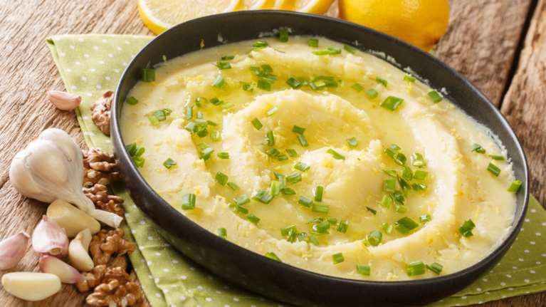 Το μυστικό για την καλύτερη σκορδαλιά -Πώς θα σου βγει βελούδινη και ελαφριά