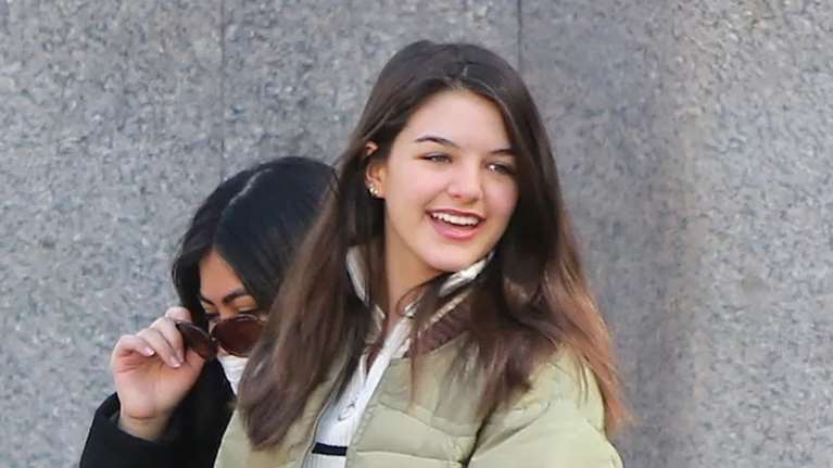 Σούρι Κρουζ: Το πιο διάσημο παιδί του Μανχάταν κλείνει τα 18, αλλά ο μπαμπάς της έχει να την δει 12 χρόνια