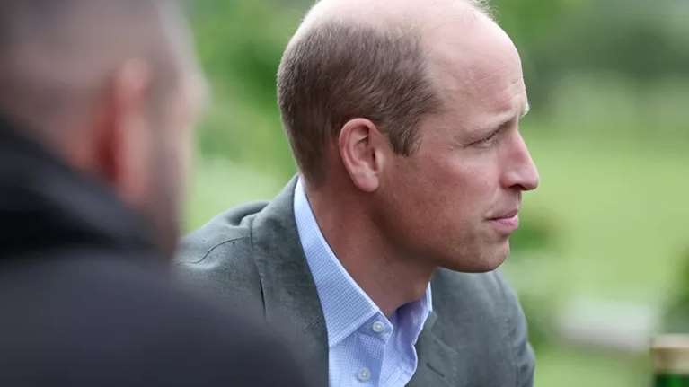 Ο πρίγκιπας Γουίλιαμ εμφανίζεται εξαιρετικά πιεσμένος